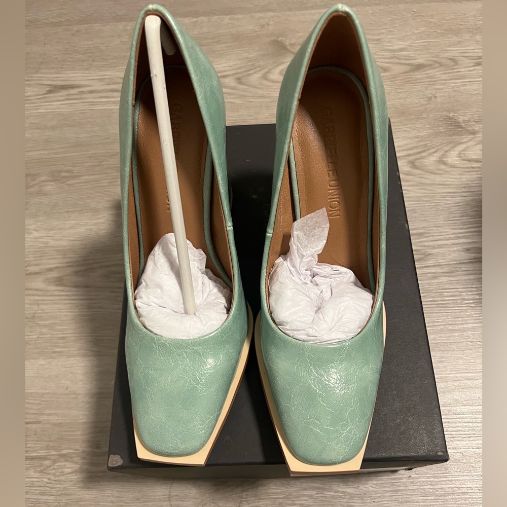 Gaberial Union heels